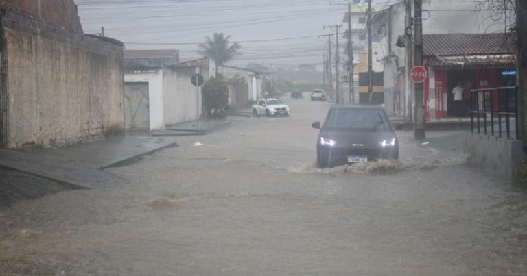 Bahia tem mais de 180 cidades sob alerta de chuvas intensas; Inmet prevê risco de alagamentos e ventos fortes bahia-tem-mais-de-180-cidades-sob-alerta-de-chuvas-intensas;-inmet-preve-risco-de-alagamentos-e-ventos-fortes