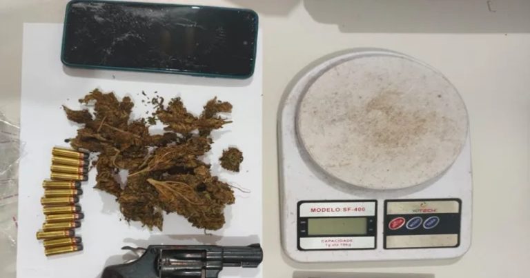 Operação conjunta cumpre mandados e apreende arma e drogas na Chapada Diamantina operacao-conjunta-cumpre-mandados-e-apreende-arma-e-drogas-na-chapada-diamantina