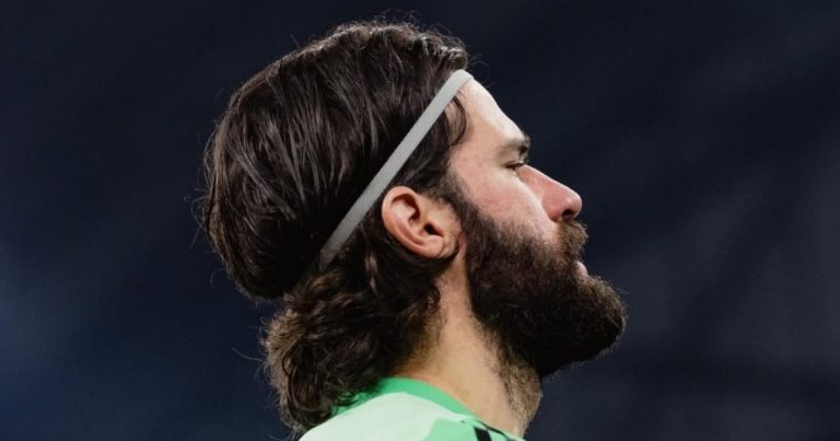 alisson-se-pronuncia-apos-corte-da-selecao-brasileira-por-lesao:-“fora-por-um-tempo”