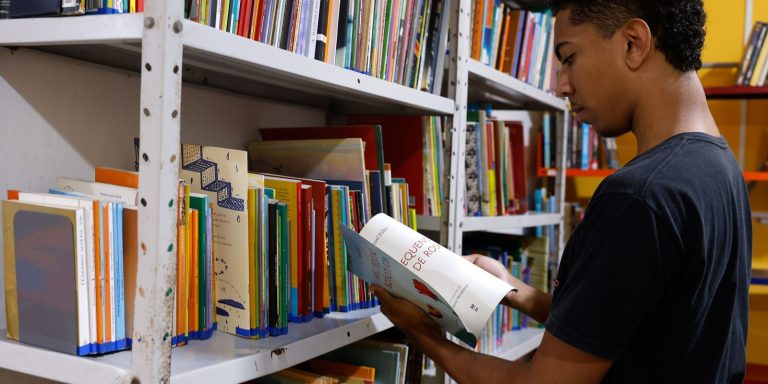 alerj-aprova-formacao-de-jovens-para-promover-leitura-e-escrita-no-rj