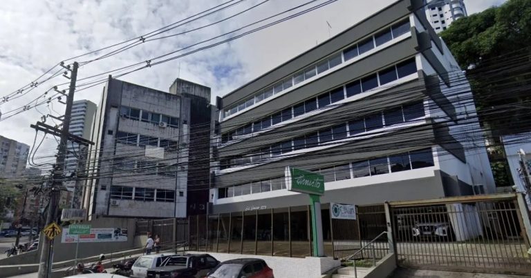 Sindicância do Cremeb apura atuação de médicos em clínica oftalmológica após denúncia de pacientes que perderam visão sindicancia-do-cremeb-apura-atuacao-de-medicos-em-clinica-oftalmologica-apos-denuncia-de-pacientes-que-perderam-visao