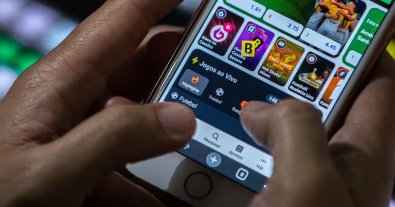 Deputado propõe proibição de apostas em bets e jogos de azar com dinheiro proveniente de programas sociais na Bahia deputado-propoe-proibicao-de-apostas-em-bets-e-jogos-de-azar-com-dinheiro-proveniente-de-programas-sociais-na-bahia