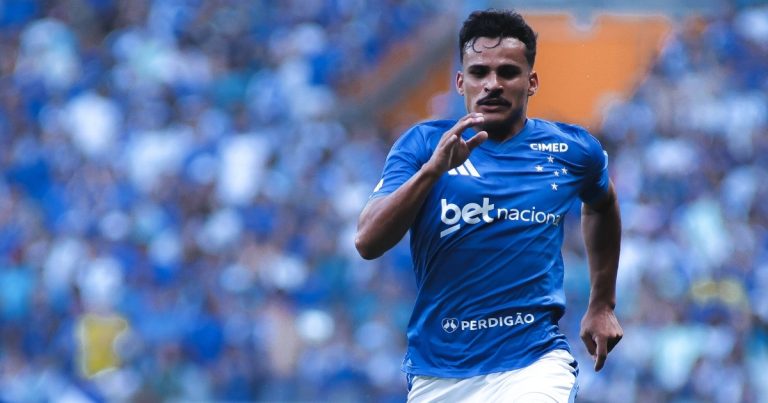 kaiki-bruno,-do-cruzeiro,-e-convocado-para-a-selecao-brasileira-apos-lesao-de-alex-sandro