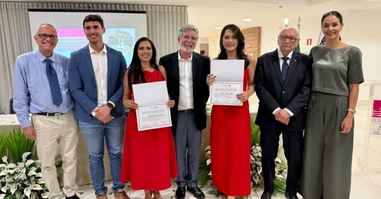 santa-casa-de-jequie-forma-primeira-turma-de-medicos-especialistas-em-ginecologia-e-obstetricia