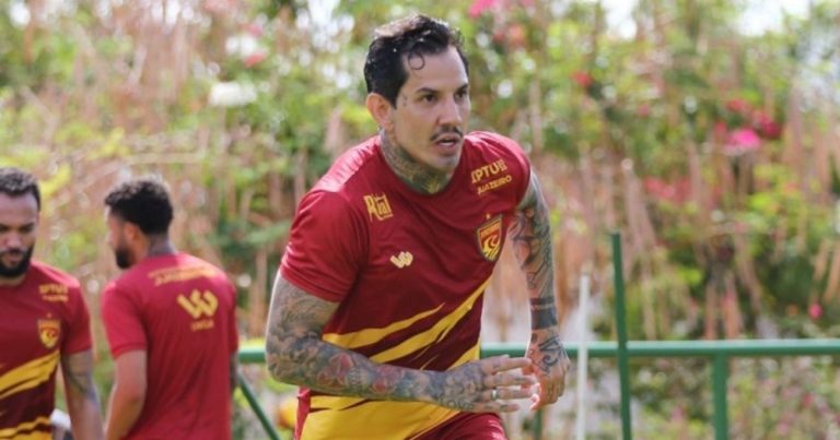 apos-passagem-pela-juazeirense,-victor-ramos-cogita-aposentadoria-e-tem-proposta-do-feira-fc