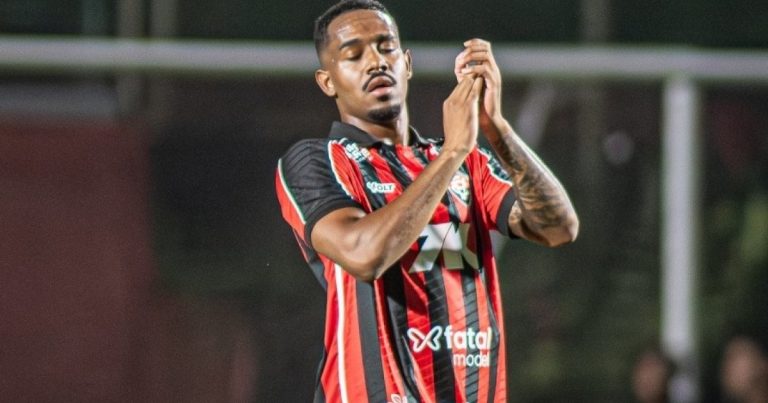 edu-sofre-lesao-preocupante-e-volta-ao-departamento-medico-do-vitoria