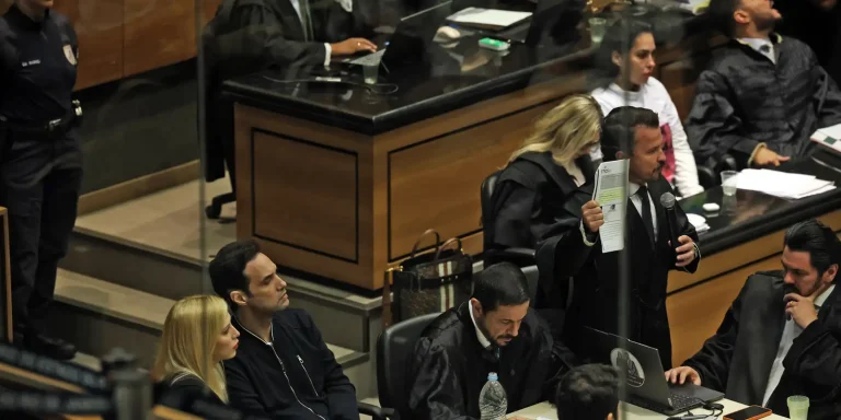 advogados-deverao-pagar-custos-do-adiamento-da-sessao-sobre-caso-henry