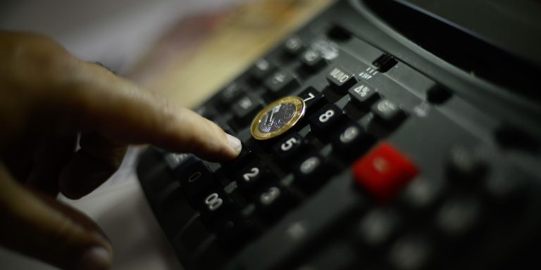 inflacao-oficial-recua-para-3,81%,-com-variacao-de-0,7%-em-fevereiro