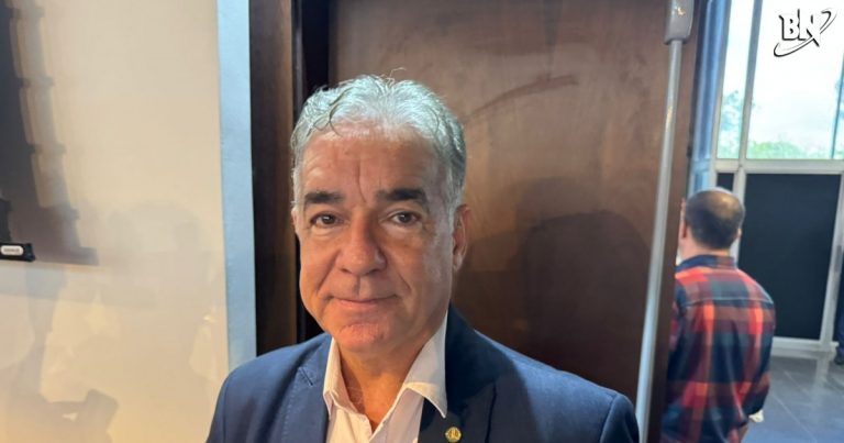 ze-neto-avalia-permanencia-de-ze-ronaldo-na-prefeitura-de-feira:-“nao-ia-sair-para-nenhuma-aventura”