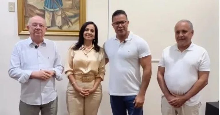 Ex-prefeita fecha aliança com rival e muda cenário político em Araci ex-prefeita-fecha-alianca-com-rival-e-muda-cenario-politico-em-araci