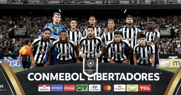botafogo-pode-ser-multado-pela-conmebol-por-atraso-e-meias-fora-do-padrao