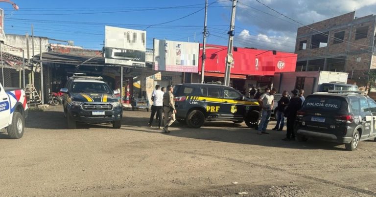 Operação prende comerciante com carga de açúcar roubada em trecho da BR-116 na Bahia operacao-prende-comerciante-com-carga-de-acucar-roubada-em-trecho-da-br-116-na-bahia