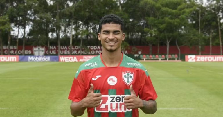 vitoria-tenta-contratacao-do-atacante-rene,-mas-enfrenta-concorrencia-do-corinthians