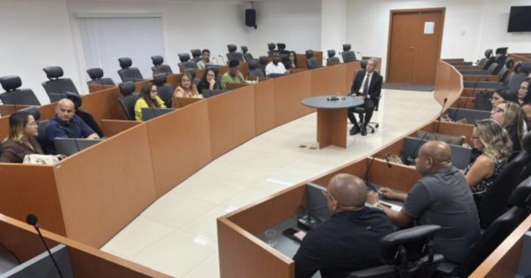 mpt-realiza-mediacao-para-garantir-espacos-de-descanso-para-enfermagem-na-bahia;-nova-reuniao-fica-para-maio