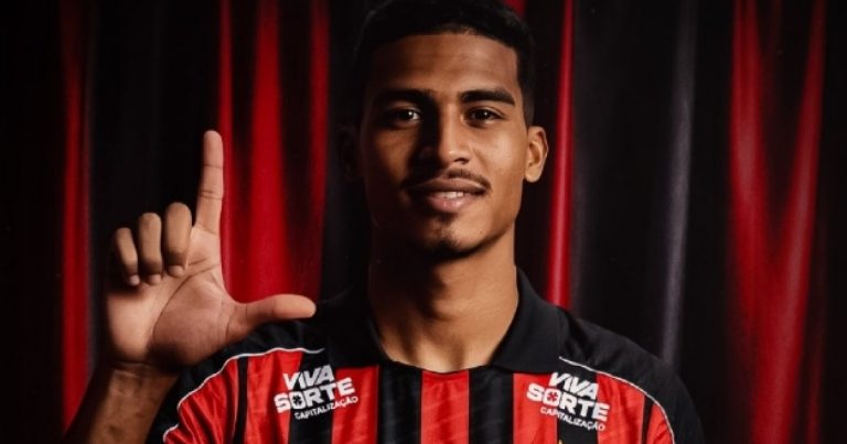 vitoria-anuncia-contratacao-do-atacante-rene;-saiba-mais