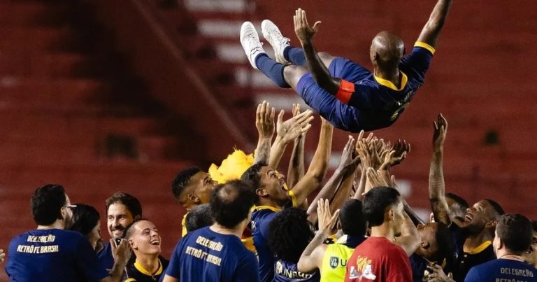 Vágner Love encerra carreira com gol em último lance na vitória do Retrô na Copa do Nordeste vagner-love-encerra-carreira-com-gol-em-ultimo-lance-na-vitoria-do-retro-na-copa-do-nordeste
