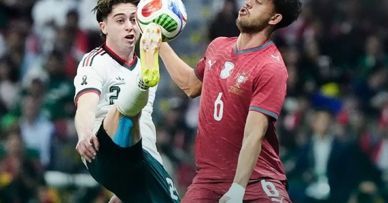 mexico-e-portugal-empatam-em-amistoso-marcado-por-tragedia-na-reabertura-do-azteca