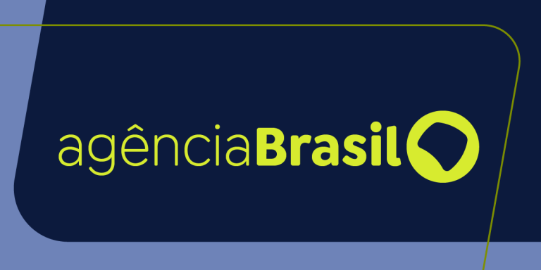 Motor de avião explode e piloto faz pouso de emergência em São Paulo motor-de-aviao-explode-e-piloto-faz-pouso-de-emergencia-em-sao-paulo