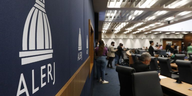 PL pede que governo tampão do RJ seja exercido por presidente da Alerj pl-pede-que-governo-tampao-do-rj-seja-exercido-por-presidente-da-alerj