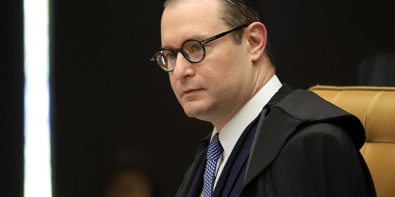 Zanin condena acusado de participar de trote misógino contra alunas zanin-condena-acusado-de-participar-de-trote-misogino-contra-alunas