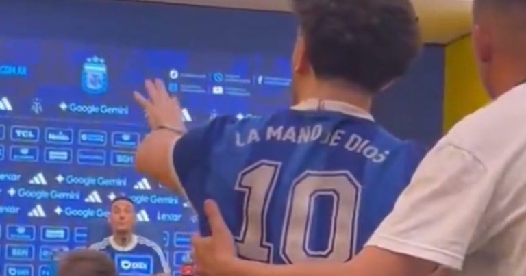 video:-torcedor-invade-coletiva-de-scaloni-e-cobra-amistosos-mais-fortes-da-argentina-antes-da-copa