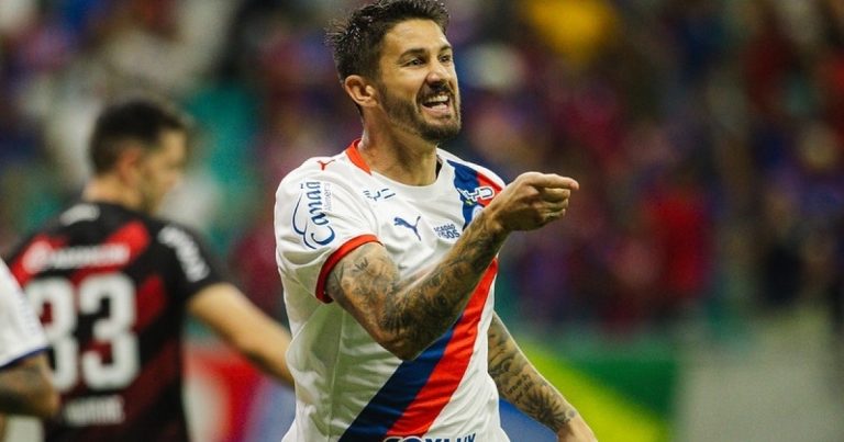 o-arbitro-brigou-com-a-imagem:-everaldo-detona-anulacao-de-penalti-e-cartao-por-simulacao-em-triunfo-do-bahia