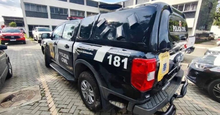 PMs são presos suspeitos de homicídio em Feira; vítima teria abusado de namorada de um dos agentes pms-sao-presos-suspeitos-de-homicidio-em-feira;-vitima-teria-abusado-de-namorada-de-um-dos-agentes