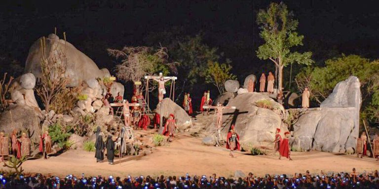 Paixão de Cristo de Nova Jerusalém segue com apresentações até domingo paixao-de-cristo-de-nova-jerusalem-segue-com-apresentacoes-ate-domingo