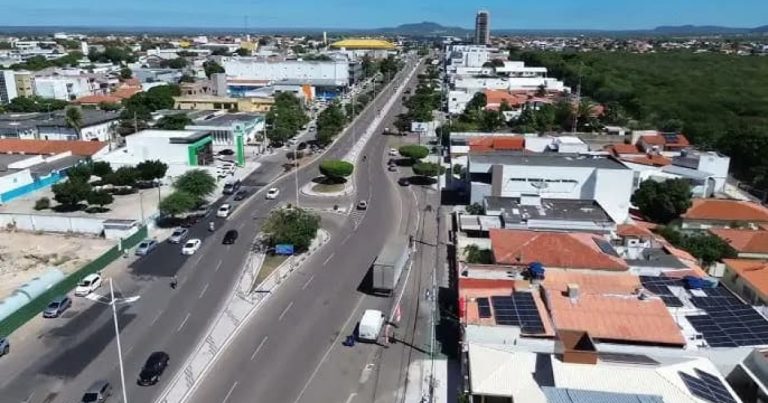 mulher-se-esconde-em-banheiro-de-supermercado-ao-ser-perseguida-por-ex-marido-em-paulo-afonso