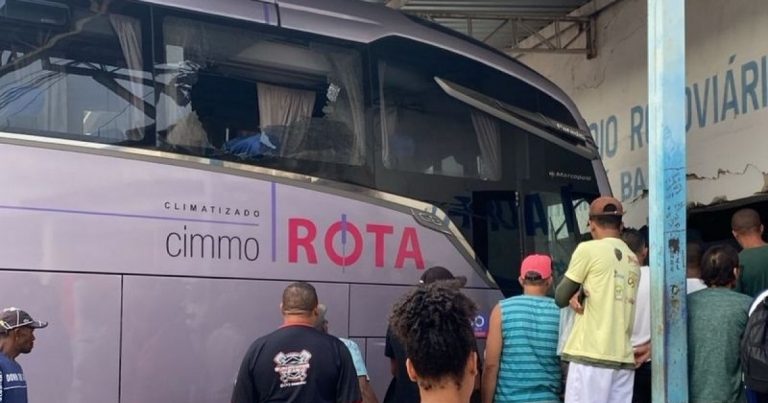 onibus-invade-ponto-de-apoio-em-itambe-e-deixa-2-mortos;-acidente-ocorreu-na-ba-263