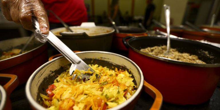 Preço médio do self-service por quilo chega a R$ 86,86 em São Paulo preco-medio-do-self-service-por-quilo-chega-a-r$-86,86-em-sao-paulo