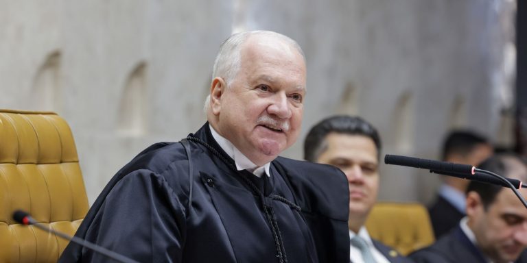 Fachin diz que imprensa exerce papel fundamental para a democracia fachin-diz-que-imprensa-exerce-papel-fundamental-para-a-democracia