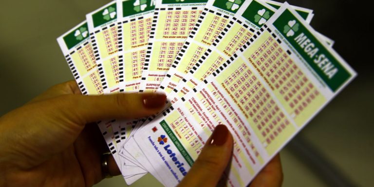 Mega-Sena acumula e prêmio principal vai para R$ 20 milhões mega-sena-acumula-e-premio-principal-vai-para-r$-20-milhoes