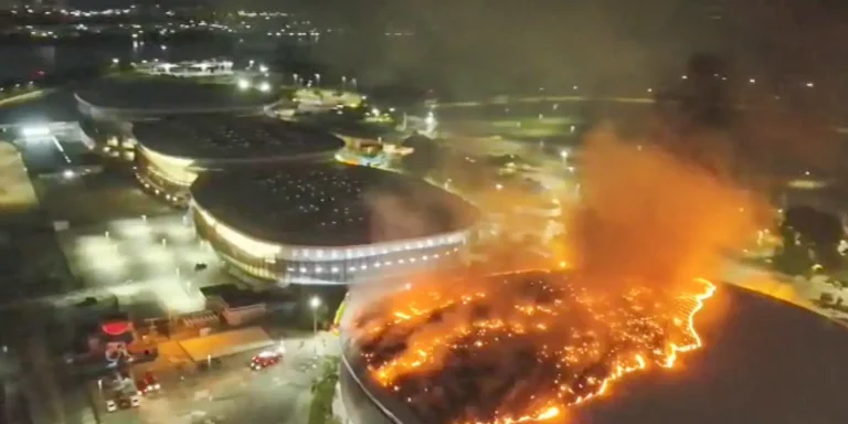 Incêndio atinge Velódromo do Parque Olímpico no Rio incendio-atinge-velodromo-do-parque-olimpico-no-rio