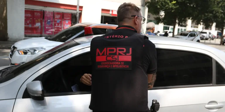 pms-do-rio-sao-denunciados-por-desviar-armas-apreendidas-em-operacoes