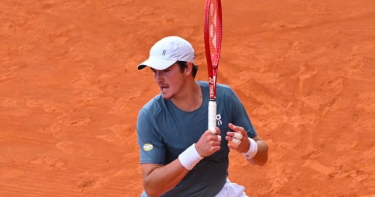 João Fonseca avança às oitavas do Masters 1000 de Monte Carlo após vitória em três sets joao-fonseca-avanca-as-oitavas-do-masters-1000-de-monte-carlo-apos-vitoria-em-tres-sets