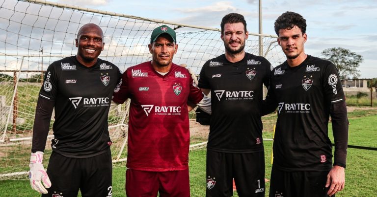 Com três nomes em alta, Fluminense de Feira ganha “dor de cabeça” no gol antes da estreia na Série B com-tres-nomes-em-alta,-fluminense-de-feira-ganha-“dor-de-cabeca”-no-gol-antes-da-estreia-na-serie-b