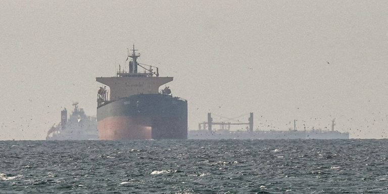 emirados-arabes-unidos-reclamam-que-ormuz-segue-controlado-pelo-ira