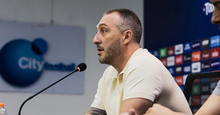 nao-foi-a-unica-vez:-santoro-detalha-cobrancas-do-bahia-a-cbf-e-descarta-“modelo-antigo”-de-protesto-publico