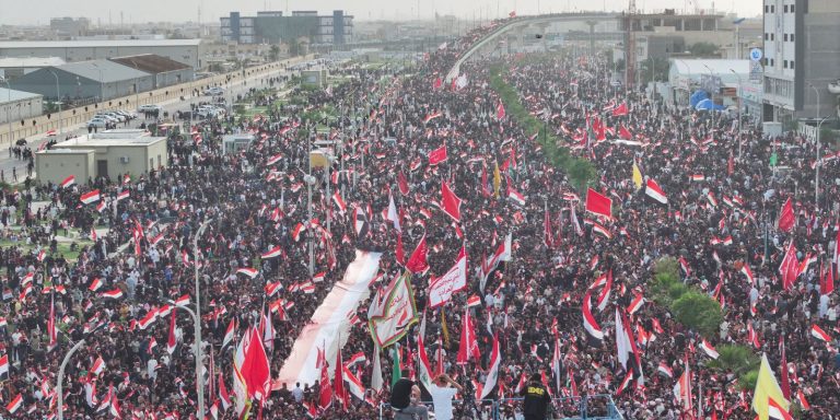 Multidões no Irã marcam 40º dia da morte do líder Supremo Khamenei multidoes-no-ira-marcam-40o-dia-da-morte-do-lider-supremo-khamenei