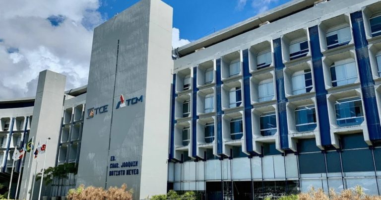 tcm-indefere-pedido-contra-merenda-escolar-em-ilheus;-prefeito-move-queixa-crime-contra-vereador