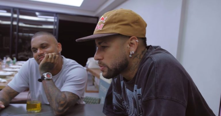 Neymar se explica após falar que árbitro ‘estava de chico’ em jogo do Santos: “Não foi minha intenção” neymar-se-explica-apos-falar-que-arbitro-‘estava-de-chico’-em-jogo-do-santos:-“nao-foi-minha-intencao”