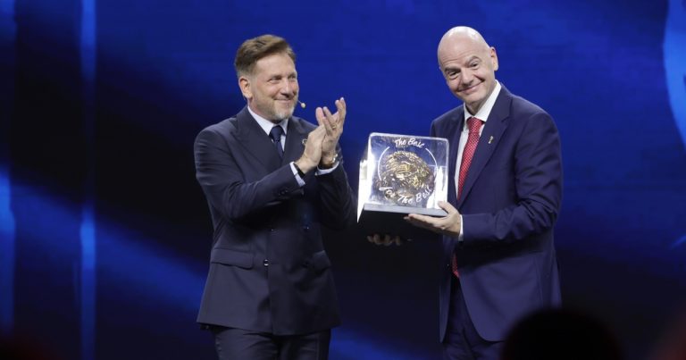 Conmebol apoia possível reeleição de Gianni Infantino para novo mandato na Fifa: “Obrigado pelo compromisso” conmebol-apoia-possivel-reeleicao-de-gianni-infantino-para-novo-mandato-na-fifa:-“obrigado-pelo-compromisso”