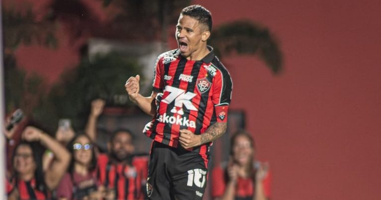 Em alta no Vitória, Erick projeta reencontro com o São Paulo: Se tiver lei do ex, vou ficar muito feliz em-alta-no-vitoria,-erick-projeta-reencontro-com-o-sao-paulo:-se-tiver-lei-do-ex,-vou-ficar-muito-feliz