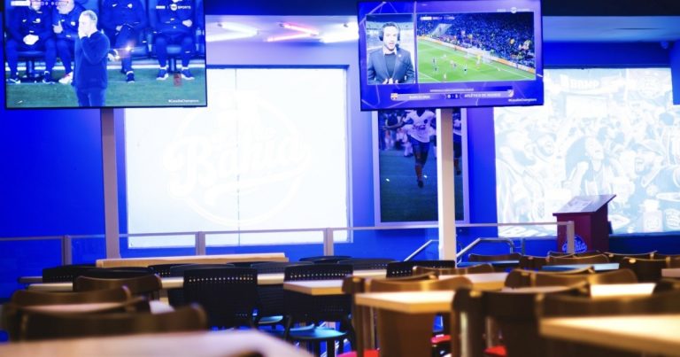 Com presença de jogadores, Bahia inaugura seu primeiro bar oficial temático; veja detalhes com-presenca-de-jogadores,-bahia-inaugura-seu-primeiro-bar-oficial-tematico;-veja-detalhes