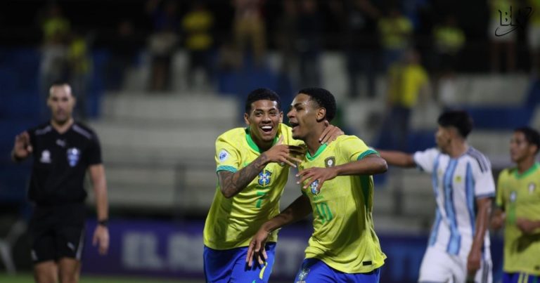 com-joias-do-bahia-em-campo,-brasil-goleia-argentina,-garante-vaga-no-mundial-e-avanca-as-semis-do-sul-americano-sub-17