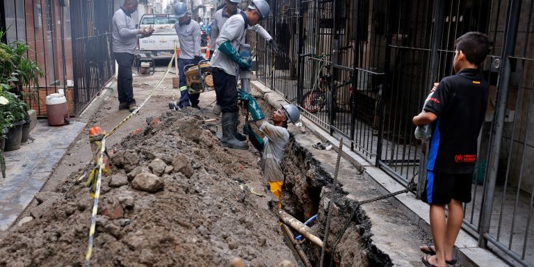professora-alerta-para-endividamento-com-taxa-de-agua-e-esgoto-na-mare