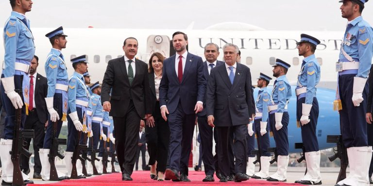 Sem acordo de paz entre EUA e Irã, Trump promete fechar Ormuz sem-acordo-de-paz-entre-eua-e-ira,-trump-promete-fechar-ormuz