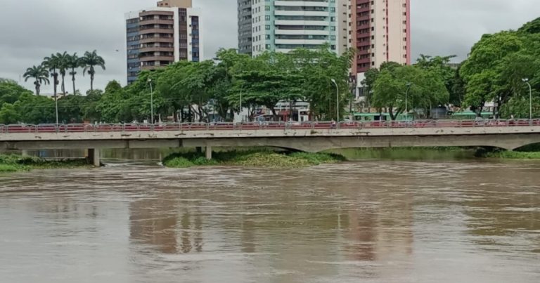 bahia-tem-alerta-de-chuvas-em-126-cidades-nesta-terca;-reconcavo,-sul-e-rms-estao-em-lista
