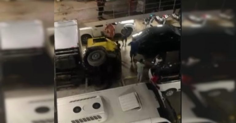 video:-caminhao-tomba-no-ferry-boat-durante-travessia-entre-salvador-e-itaparica-nesta-terca